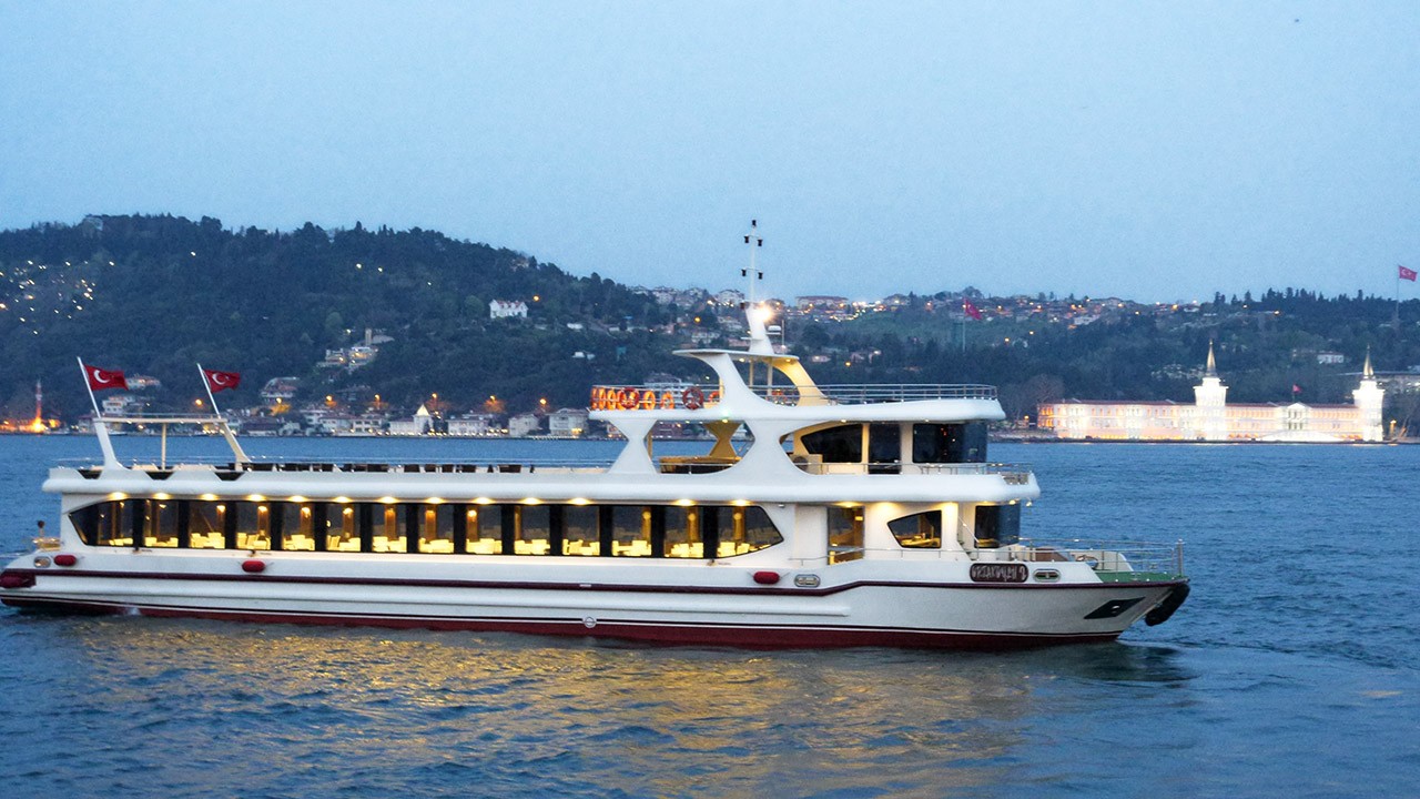 Bosphorus Cruise Tour In Istanbul